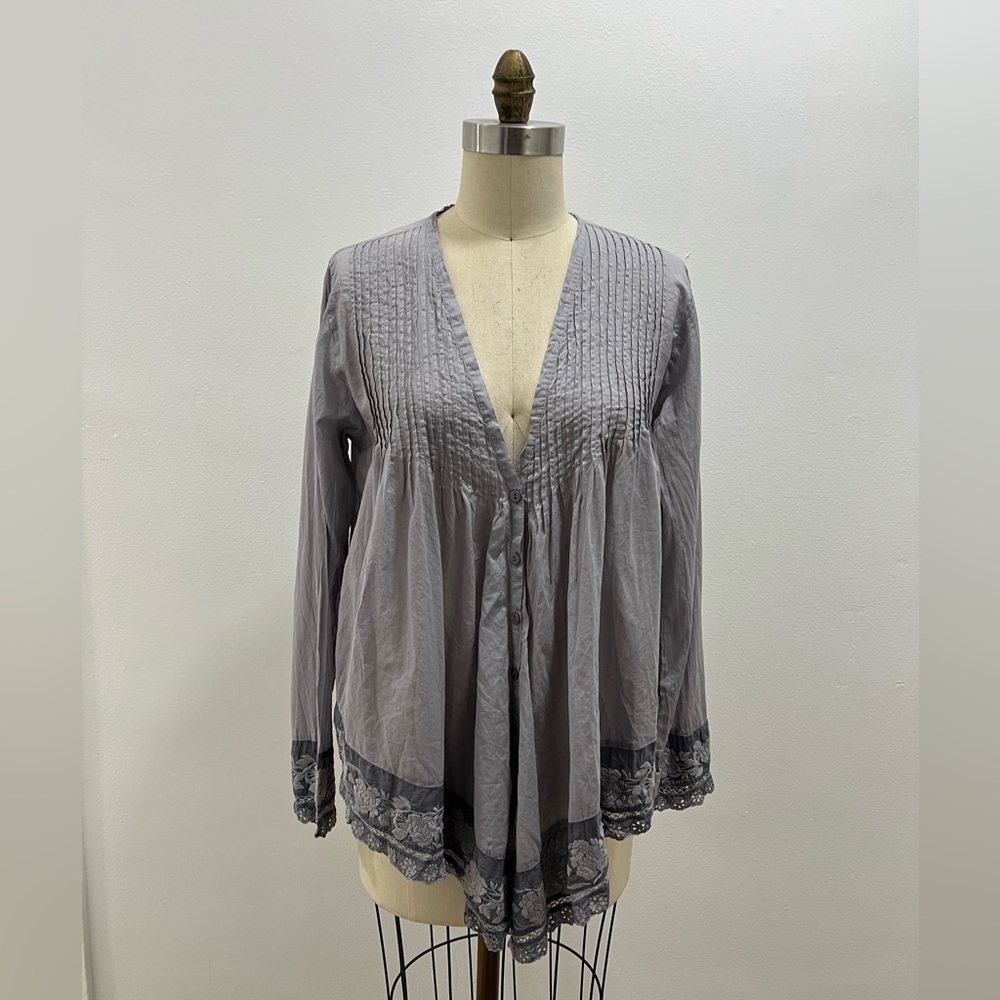 Johnny Was Long Sleeve Embroiled Cotton Lavender Bttn-down V-neck High-low Top